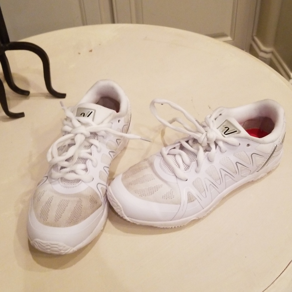 Cheer shoes